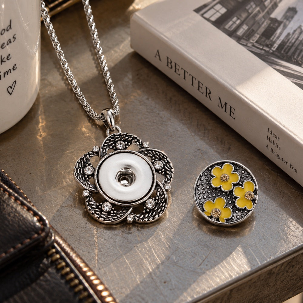 18mm Vintage Silver Hollow Flower Rhinestone Interchangeable Snap Necklace