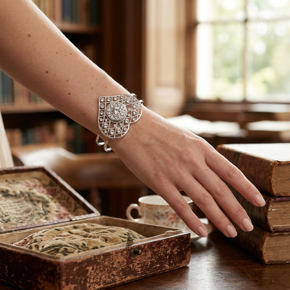 Crystal Teardrop Snap Bracelet – A Sparkle Made for Your Special Moments