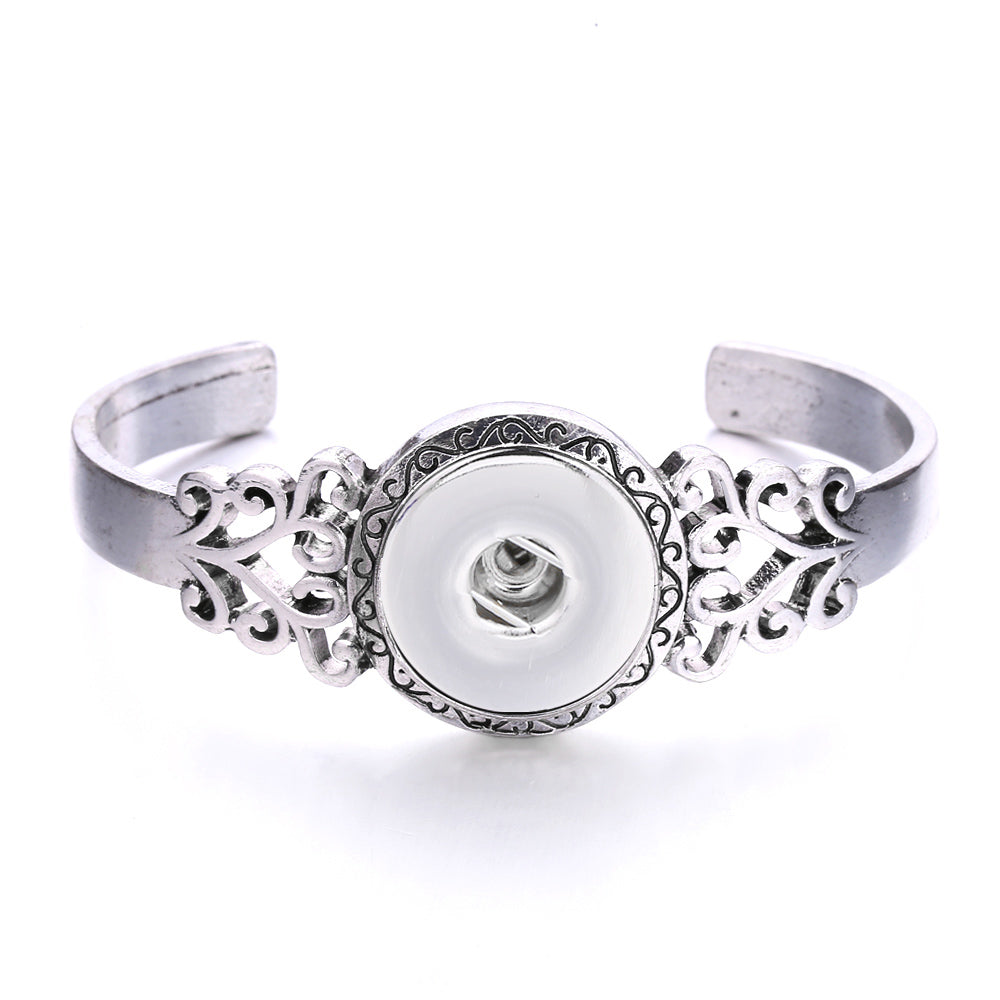 Vintage Grace Filigree Snap Cuff